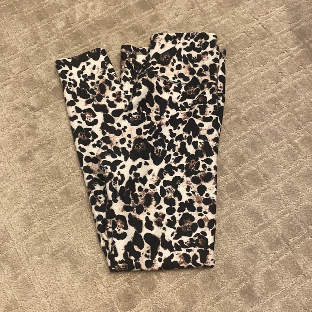Leopard yoga pants high waisted